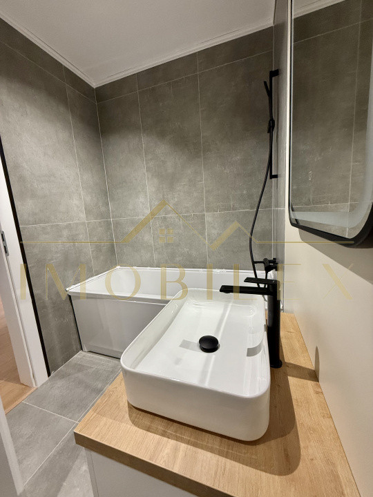 Apartament 2 camere, mobilat nou, ansamblu nou zona Eroilor 