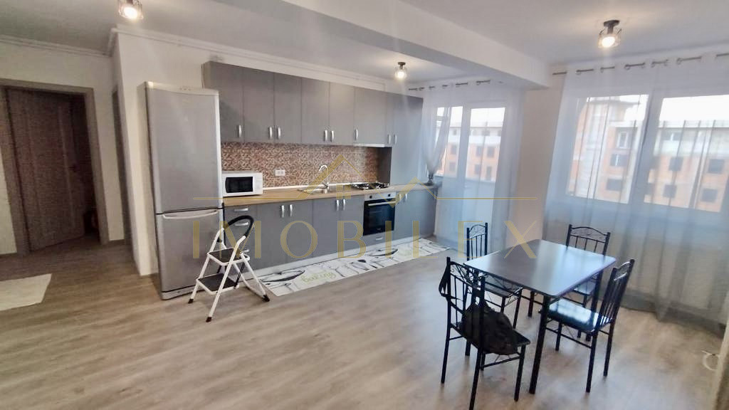 Apartament 3 camere, zona Cetății 