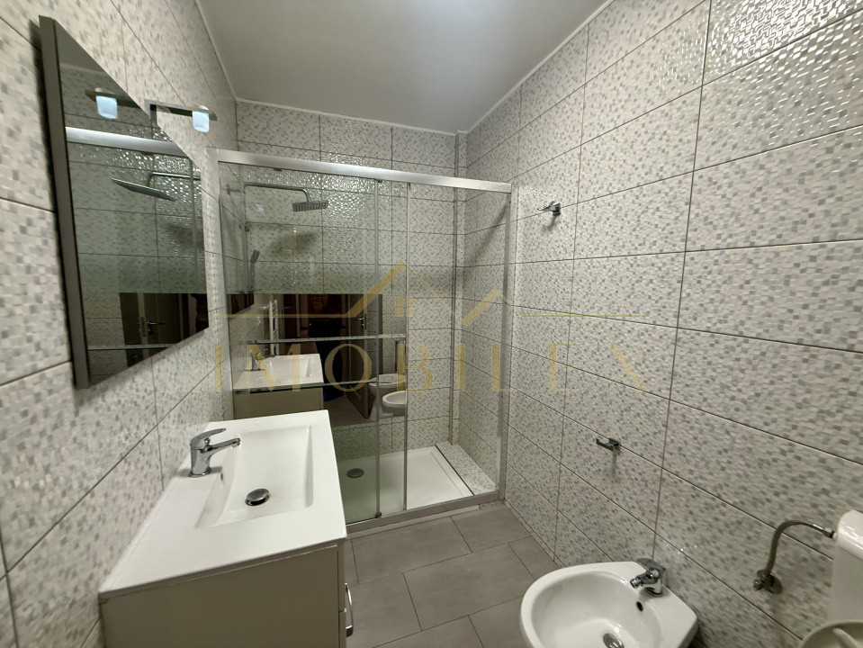 Apartament 3 camere, 2 băi, zona Cetății 