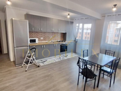 Apartament 3 camere, zona Cetății 