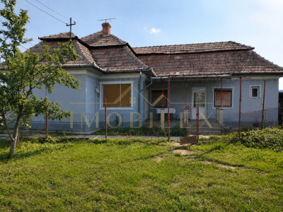 Casă individuală, teren 650 mp, zona Luna, jud Cluj