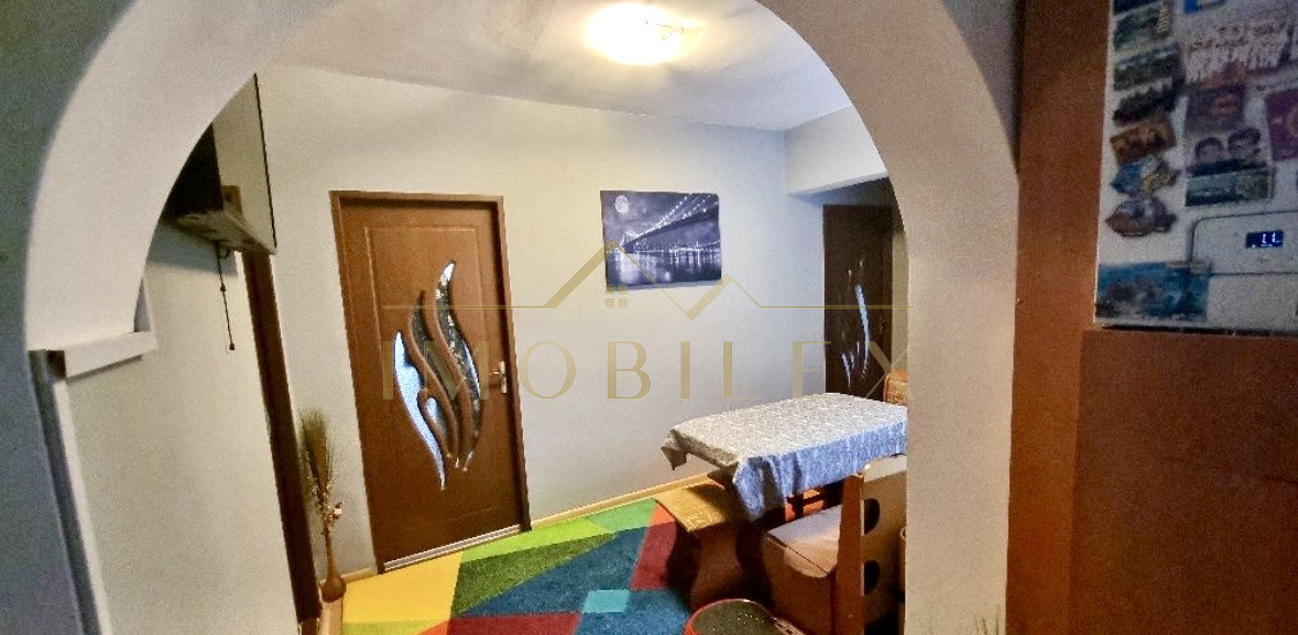 Apartament 3 camere, decomandate, zona Manastur