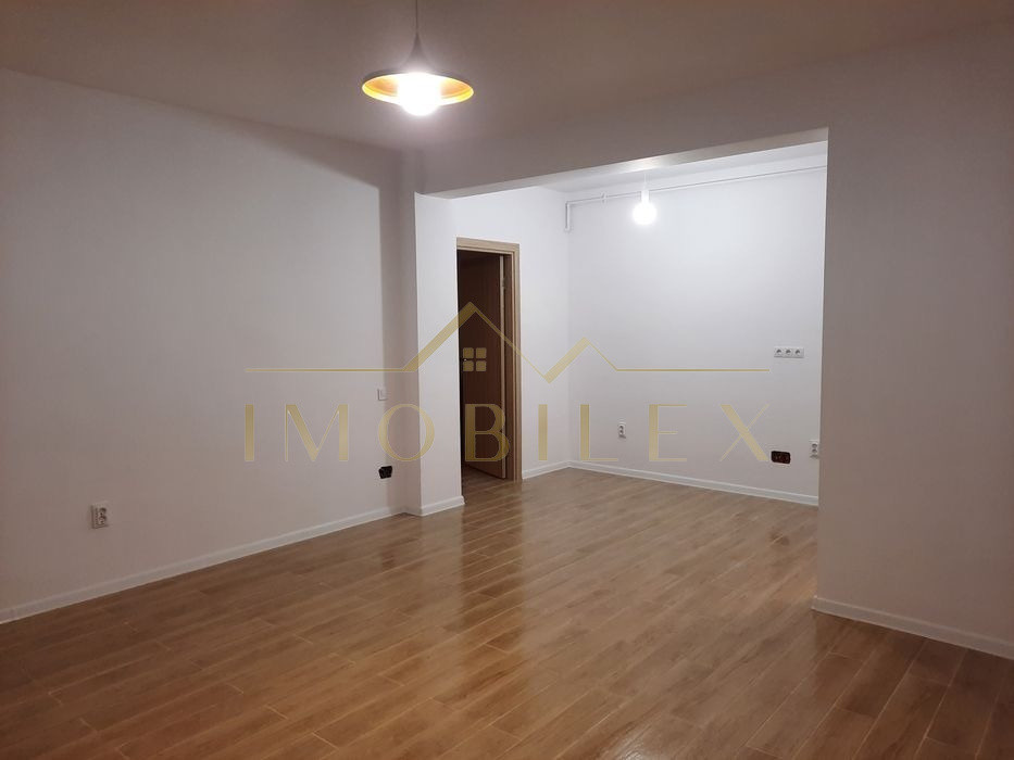 Spațiu comercial 52 mp, finisat nou, zona Urușagului 