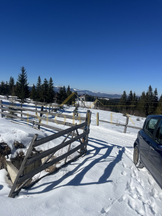 Teren intravilan 800 mp cu PUZ ,Certificat de urbanism la 200m de pârtia de schi