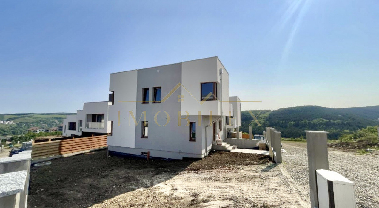Casa tip duplex, 140mp, 4 camere, 3 băi, zona Vivo