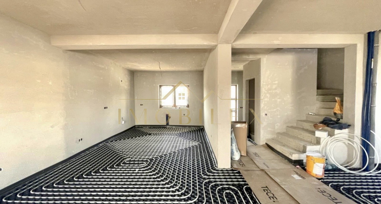 Casa tip duplex, 140mp, 4 camere, 3 băi, zona Vivo