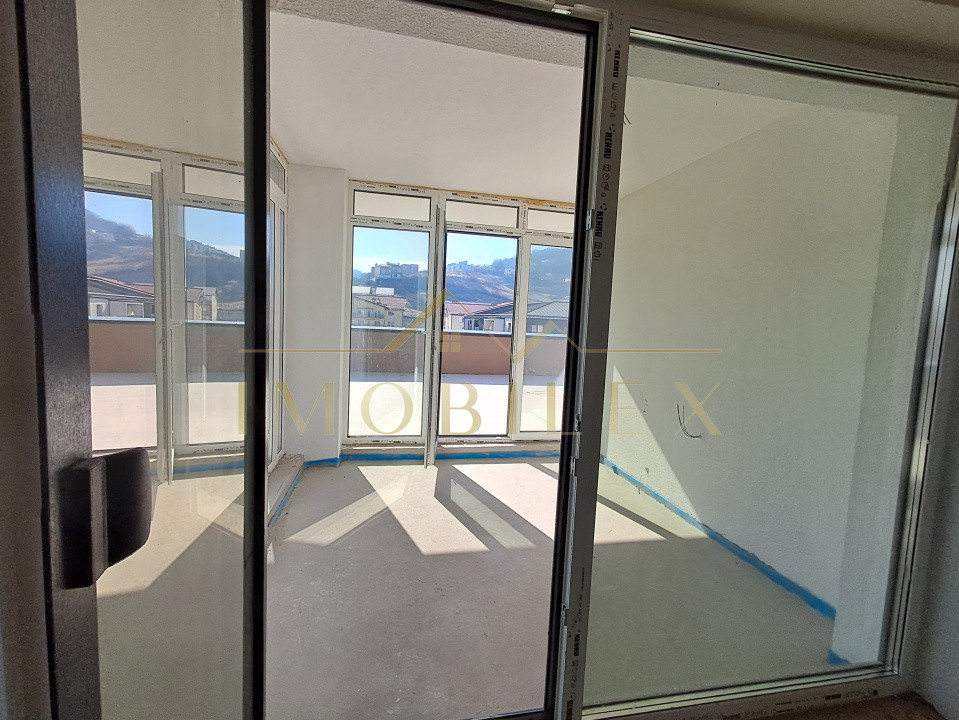 Penthouse 4 camere, bloc nou, terasa 88 mp, zona Eroilor 