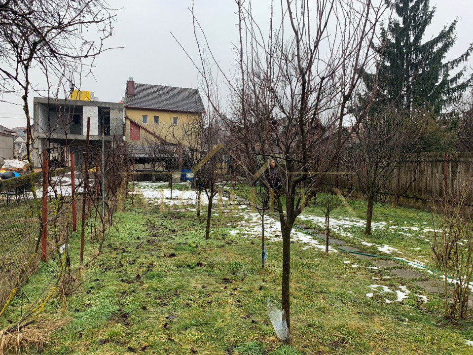 Casa individuală cu 6 camere cu teren de 800 mp în Gheorgheni zona Hermes