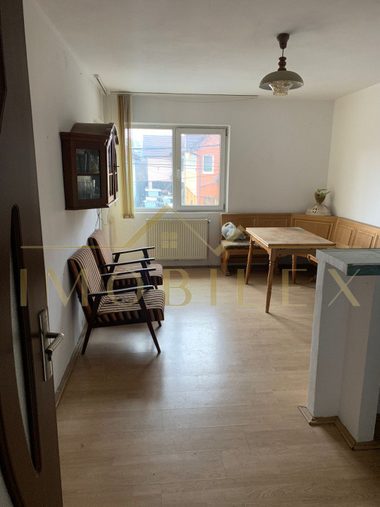 Casa individuală cu 6 camere cu teren de 800 mp în Gheorgheni zona Hermes