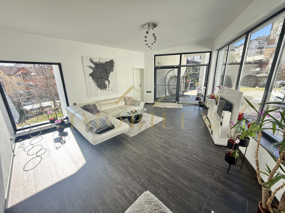 Casă tip vilă exclusivistă, 5 camere, piscina, Florești 