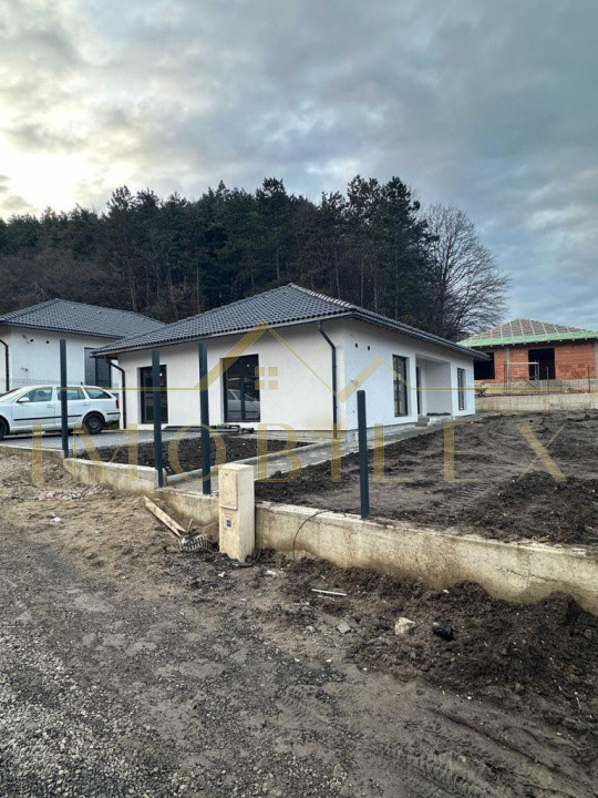 Casa pe un singur nivel-teren 520 mp la 12 min de Cluj- Napoca