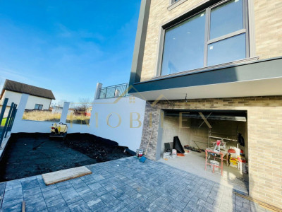 Unitate duplex cu panorama in Dambul Rotund