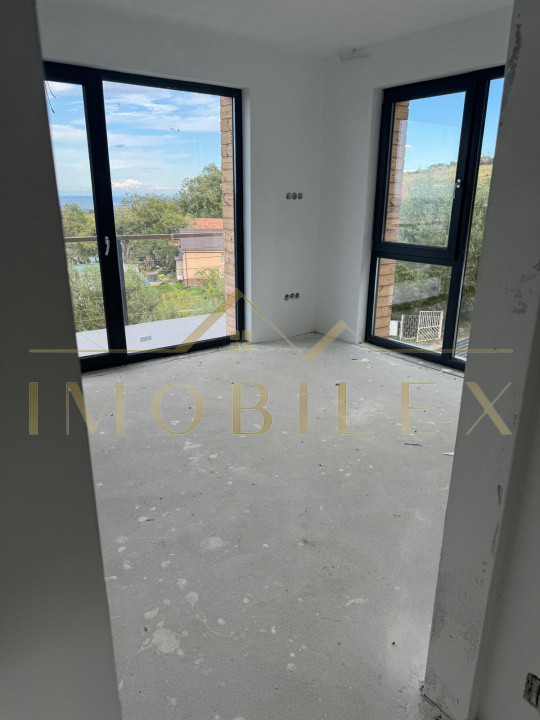 ULTIMA UNITATE ,casa tip duplex panorama asupra Clujului