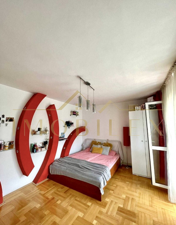 Apartament spatios, 4 camere, decomandate, zona Manastur