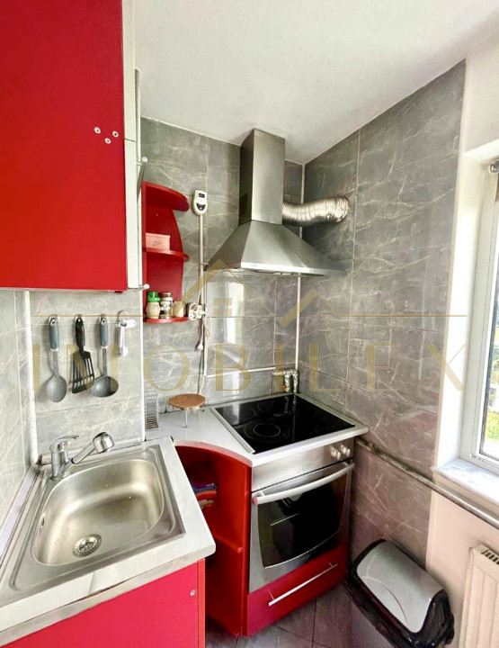 Apartament spatios, 4 camere, decomandate, zona Manastur