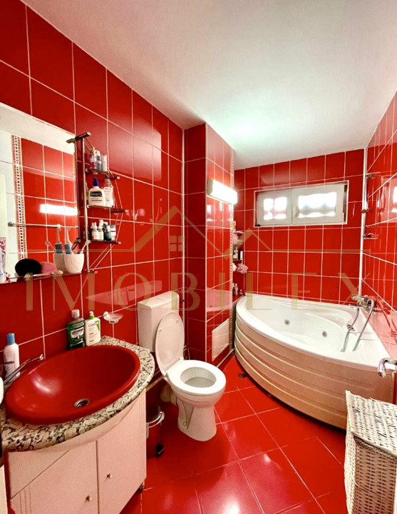 Apartament spatios, 4 camere, decomandate, zona Manastur