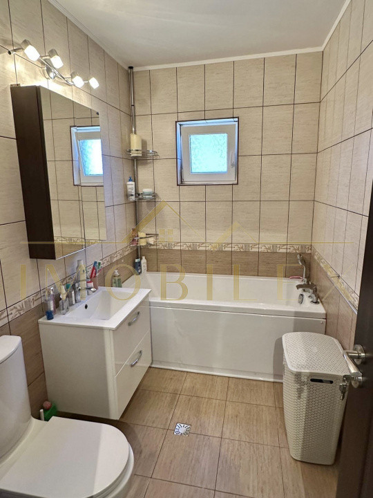 Apartament 2 camere decomandate, parcare, zona Eroilor 