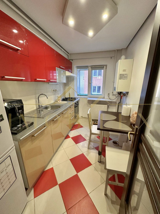 Apartament 2 camere decomandate, parcare, zona Eroilor