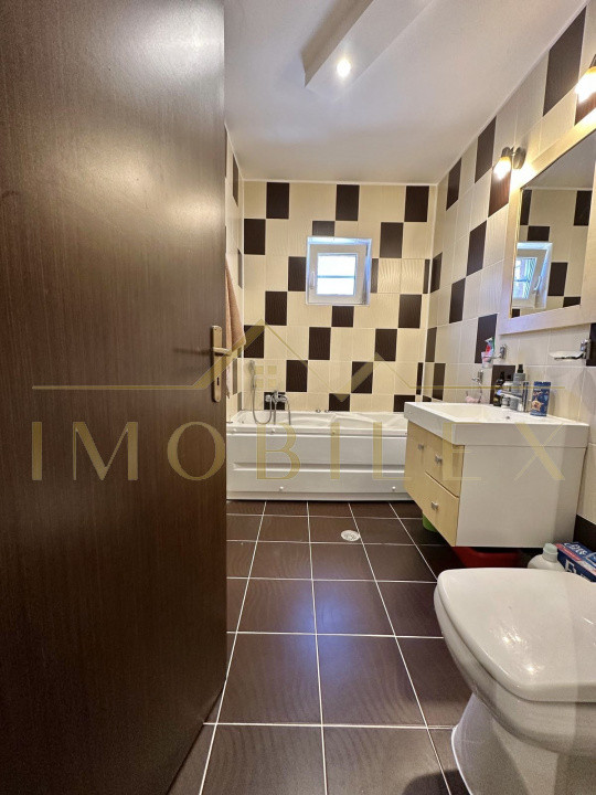 Apartament 2 camere decomandate, parcare, zona Eroilor