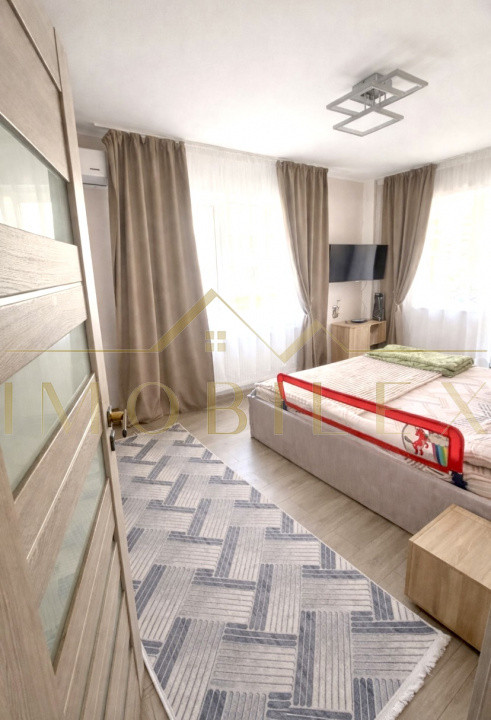 Apartament de vanzare, 2 camere, modern, zona Florilor