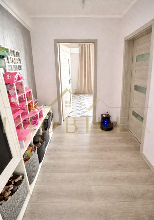 Apartament de vanzare, 2 camere, modern, zona Florilor