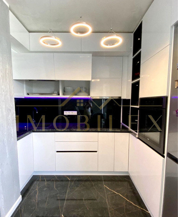 Apartament de vanzare, 3 camere, modern, zona Vivo/Bmw