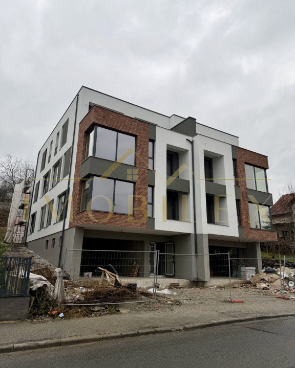 Apartament 4 camere, tip vila, zona Campului