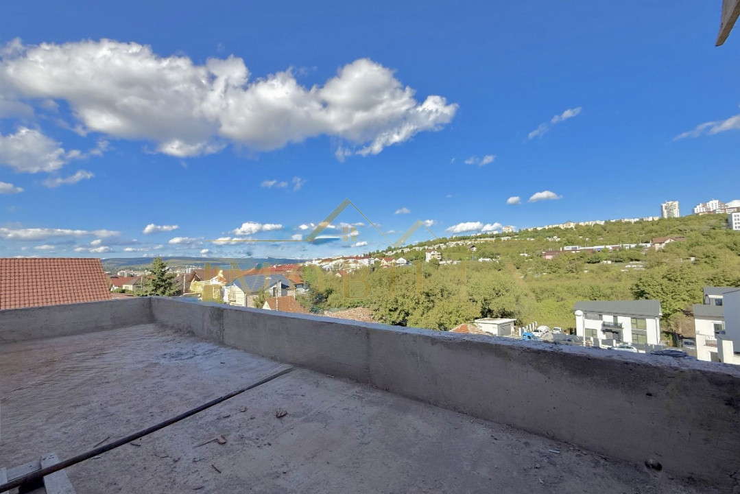 Apartament 4 camere, tip vila, zona Campului