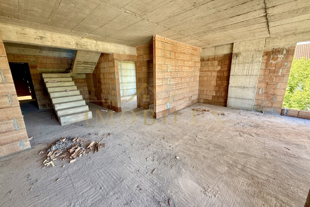 Apartament 4 camere, tip vila, zona Campului