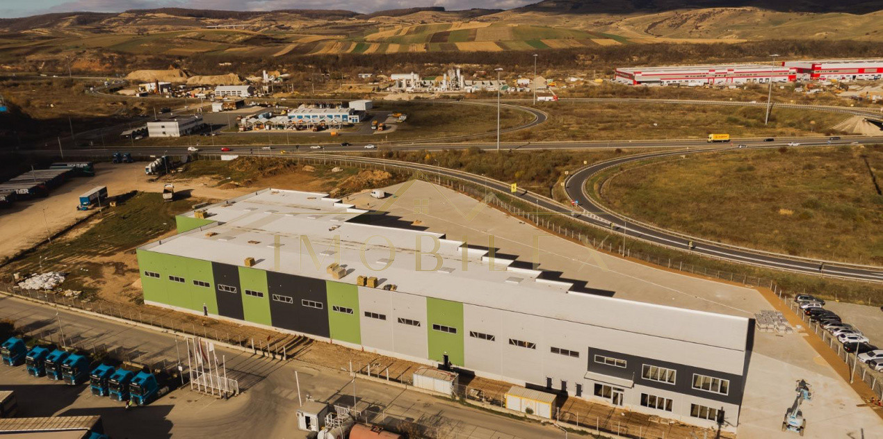 Hala de închiriat 3200 mp + 300 mp birouri .Divizabilă pentru 3 firme