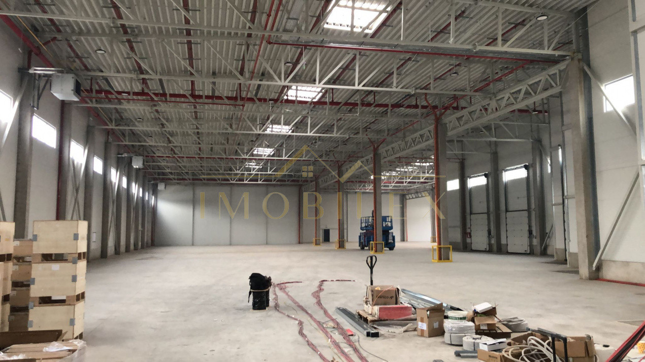 Hala de închiriat 3200 mp + 300 mp birouri .Divizabilă pentru 3 firme