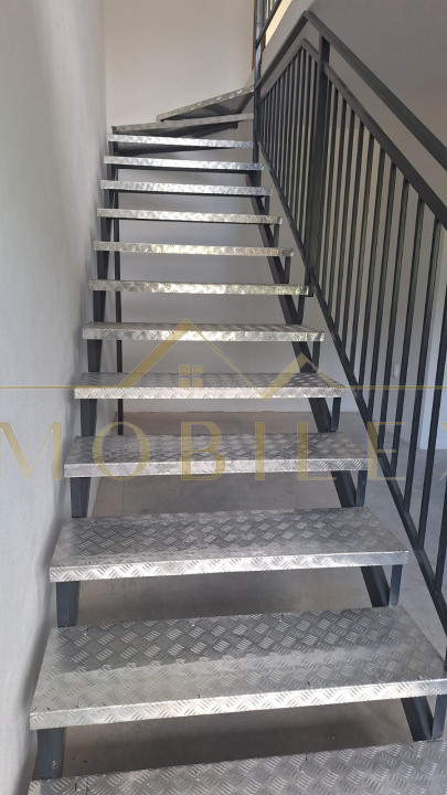 Hala cu birouri ptr inchiriat Luna de Sus