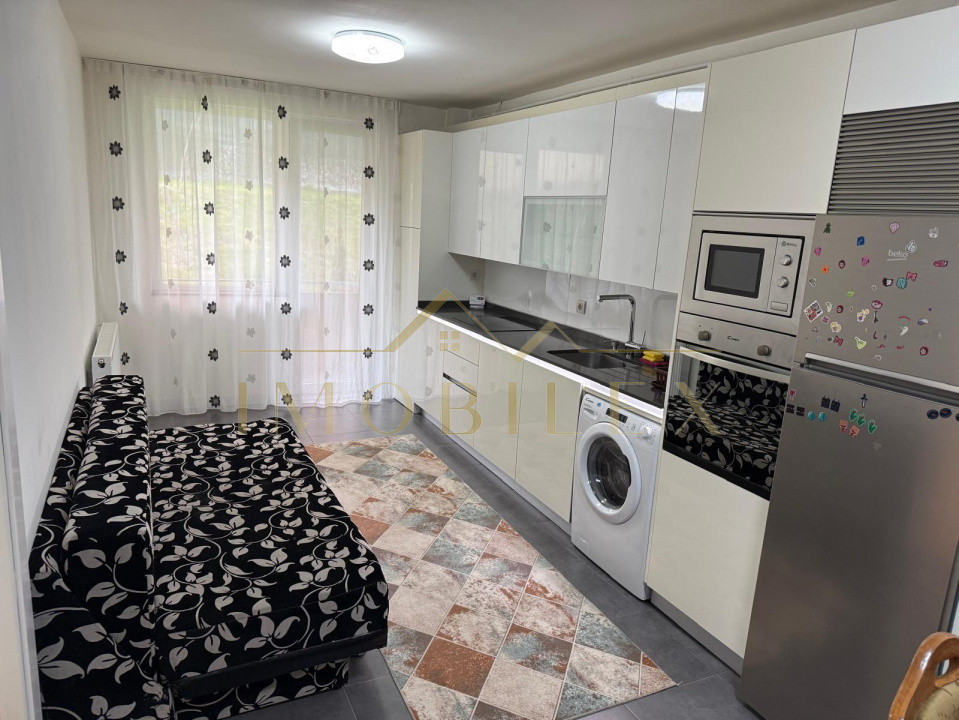 Apartament 2 camere, mobilat, parcare, zona Teilor