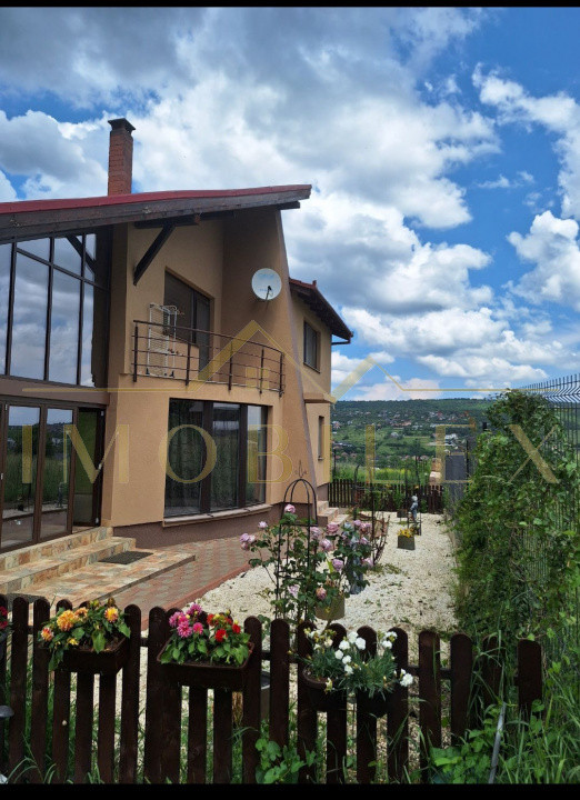 Casă individuală ,teren 2500mp Dambul Rotund