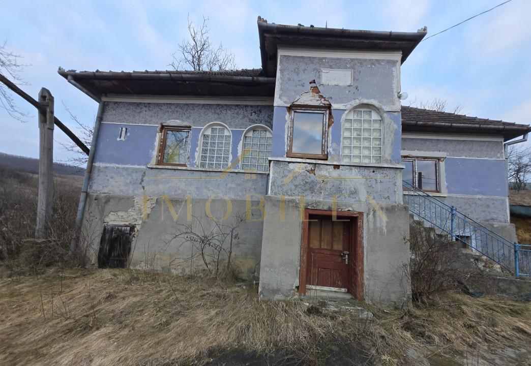 Casa renovabila 80 mp plus anexa 88 mp si teren de 5700mp
