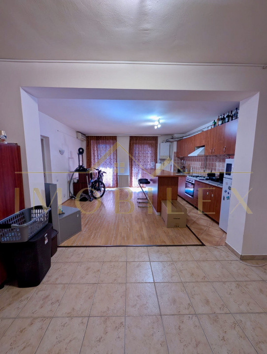 Apartament spatios, 3 camere, decomandate, parcare, zona Buna-Ziua