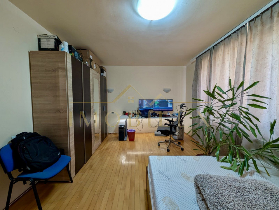 Apartament spatios, 3 camere, decomandate, parcare, zona Buna-Ziua