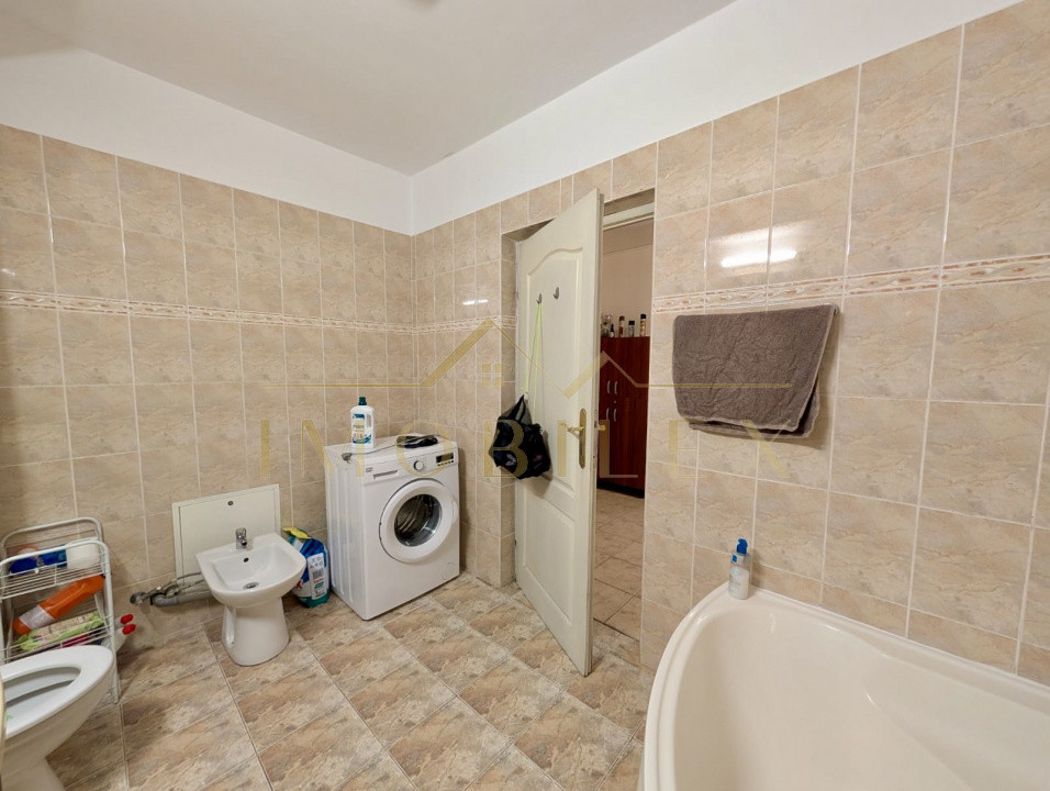 Apartament spatios, 3 camere, decomandate, parcare, zona Buna-Ziua
