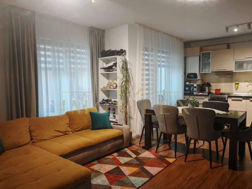 Apartament 3 camere, spațios, zona Terra