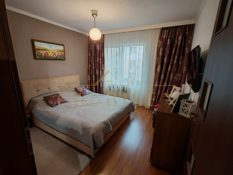Apartament 3 camere, spațios, zona Terra