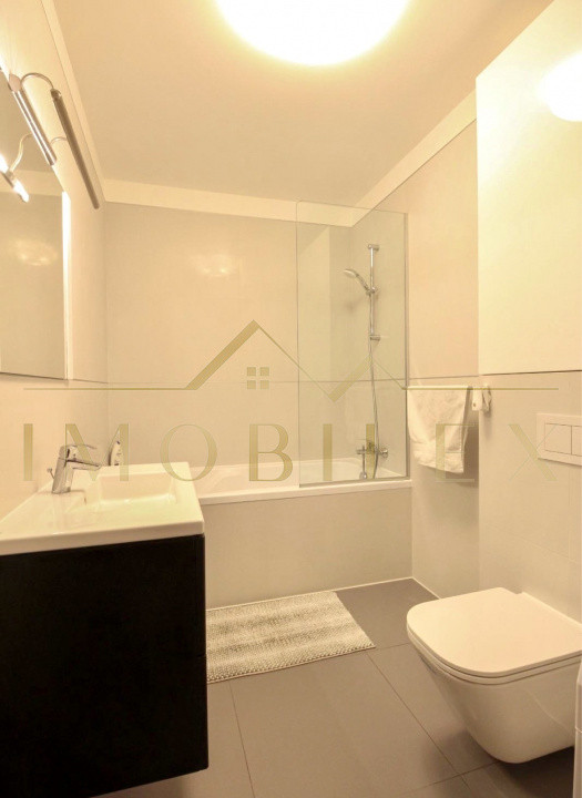 Apartament spatios, 2 camere, modern, parcare, zona Vivo/Bmw