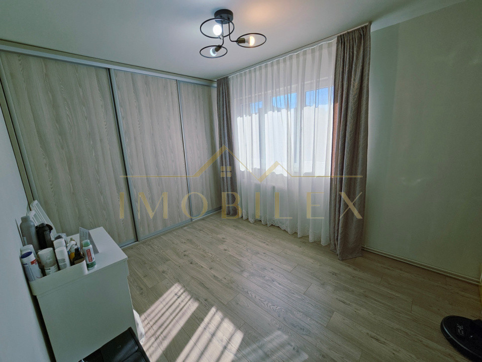 Apartament decomandat ,3 camere, 77mp, boxă, zona Manastur