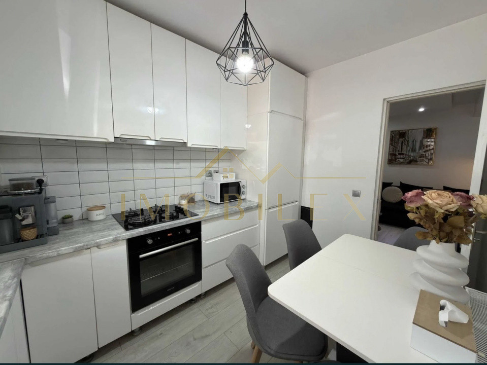 Apartament 3 camere decomandate, parcare, zona Subcetate/ Poligon 