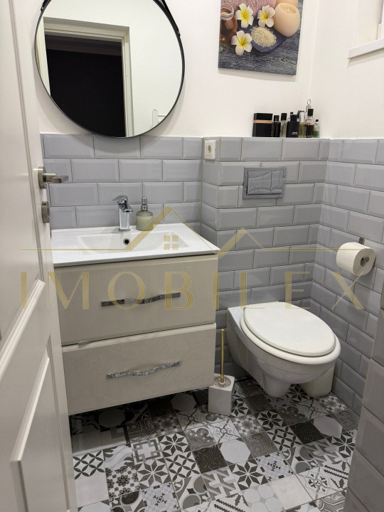 Apartament 3 camere, 2 băi, boxă, zona Aurel Vlaicu