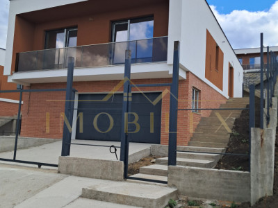 Casa individuala teren 700mp,Dezmir