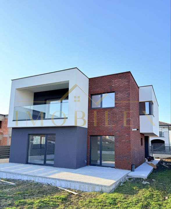 Casa individuala minimalista cu panorama