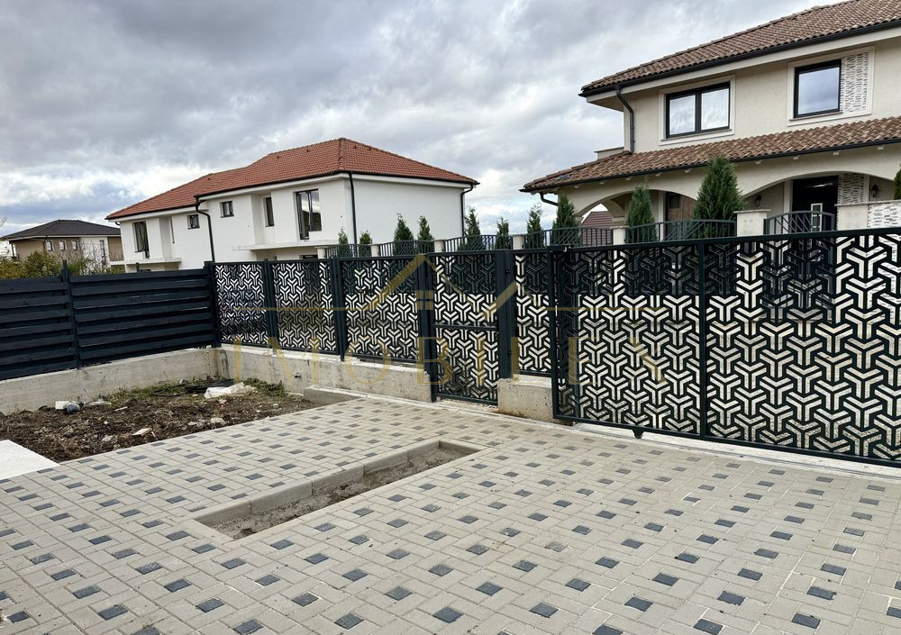 Casa individuala minimalista cu panorama