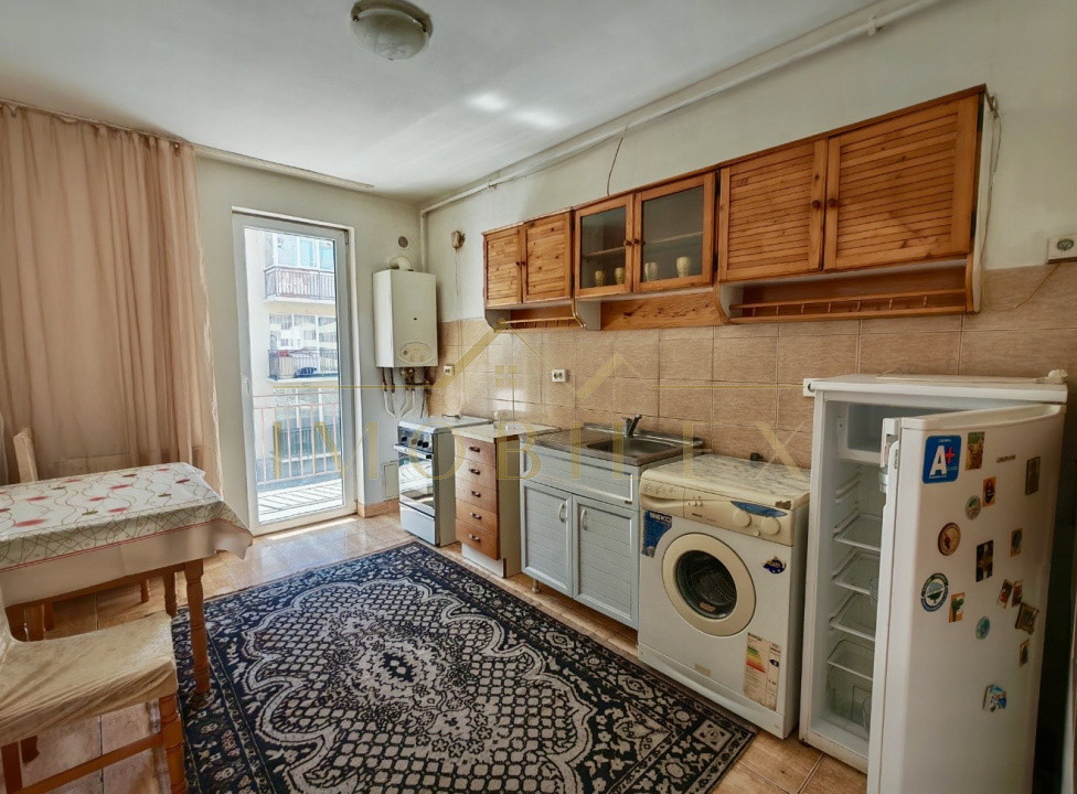 Apartament decomandat, mobilat, zona Porii