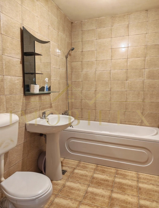 Apartament decomandat, mobilat, zona Porii