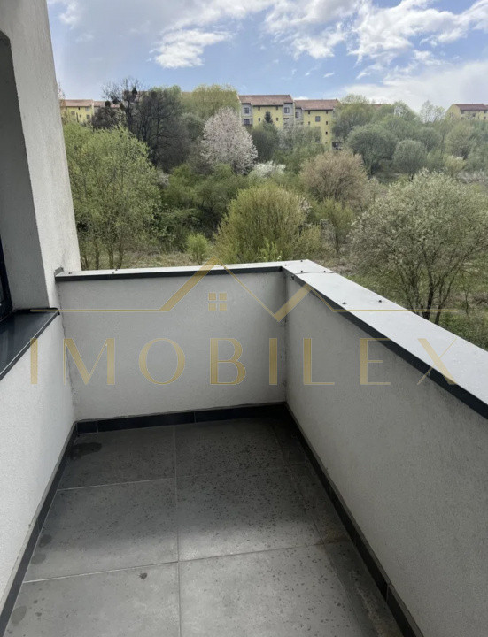 Apartament 3 camere, semifinisat, zona Stejarului